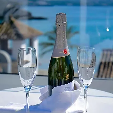 Hotel Treff Boutique 4*